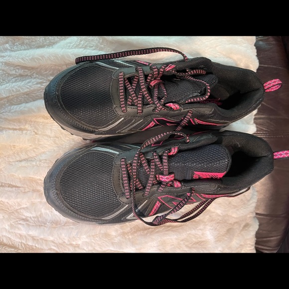 Shoes - Picture 2 of 2